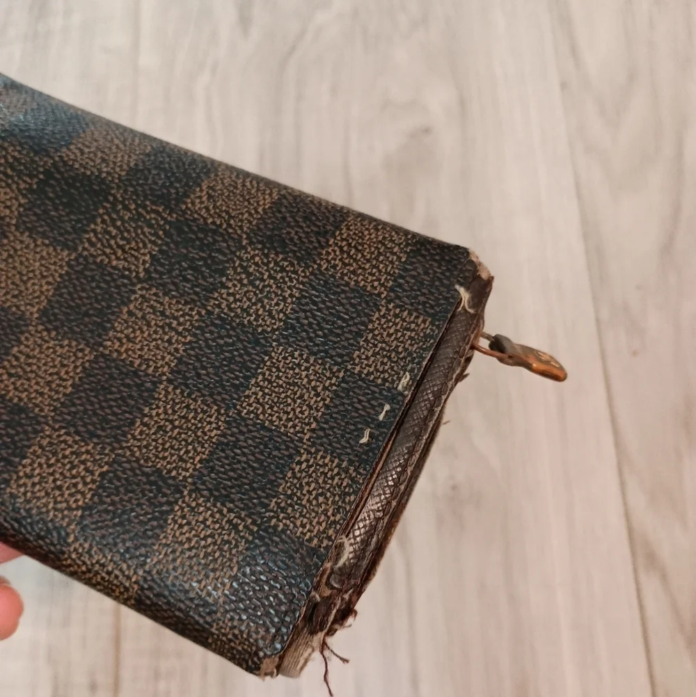 Louis Vuitton Tresor damier wallet